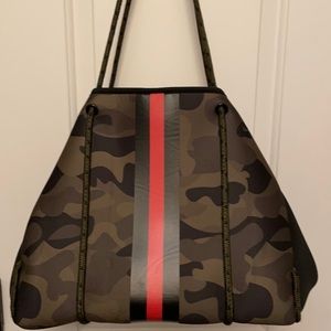 Neoprene Camo Tote With Zipper Pouch